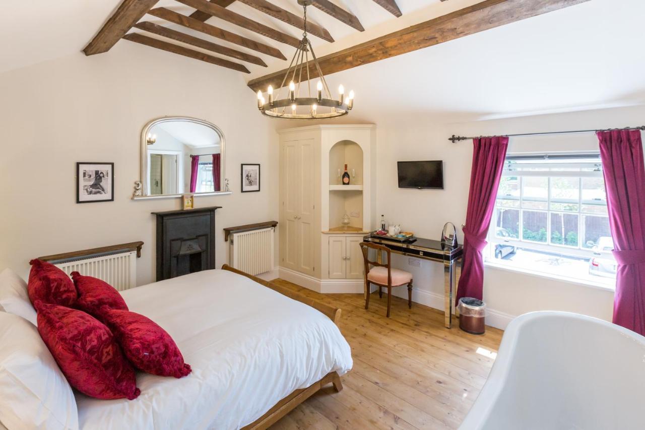 The Dog & Gun Inn Netheravon Extérieur photo