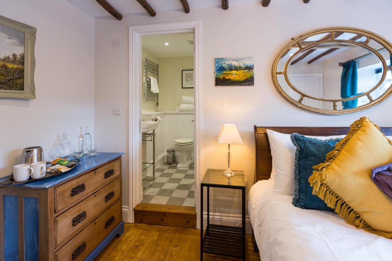 The Dog & Gun Inn Netheravon Extérieur photo