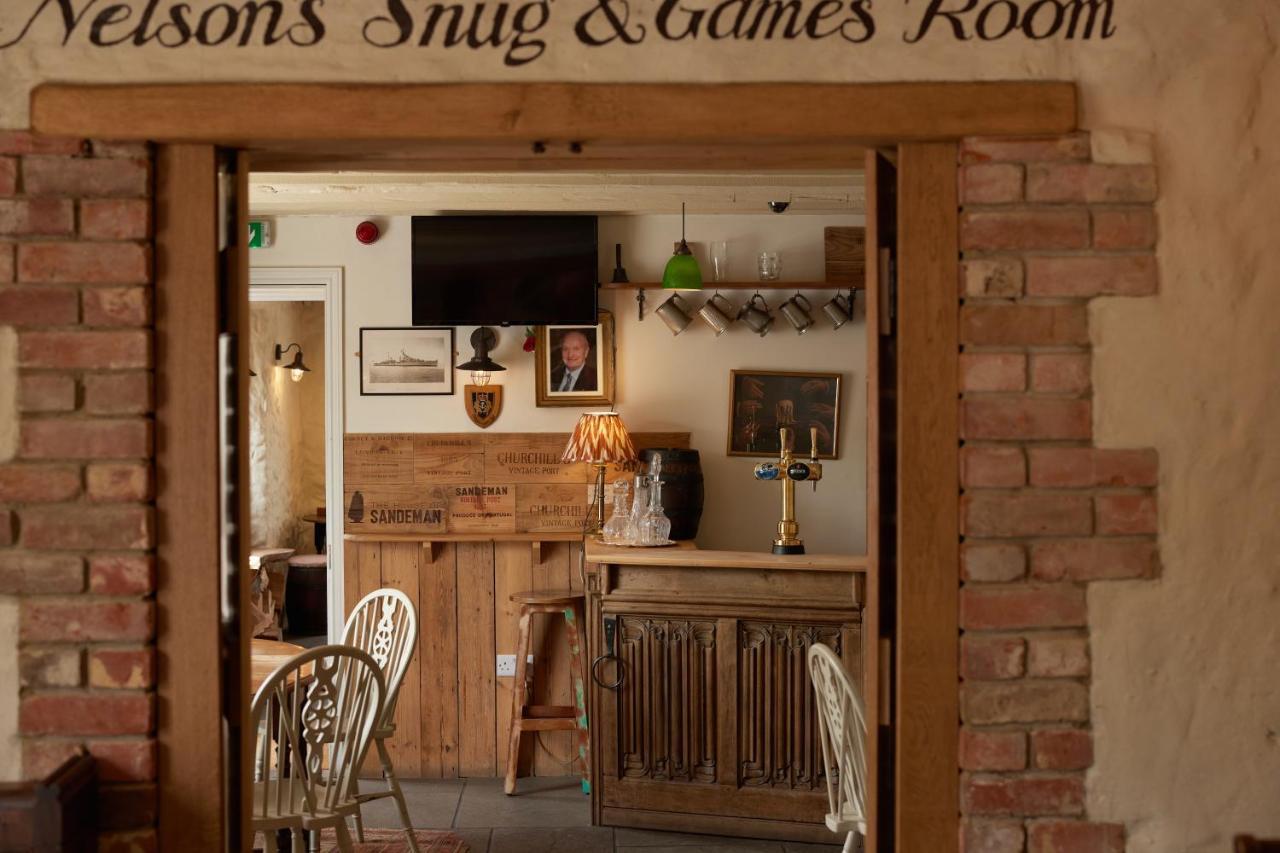 The Dog & Gun Inn Netheravon Extérieur photo