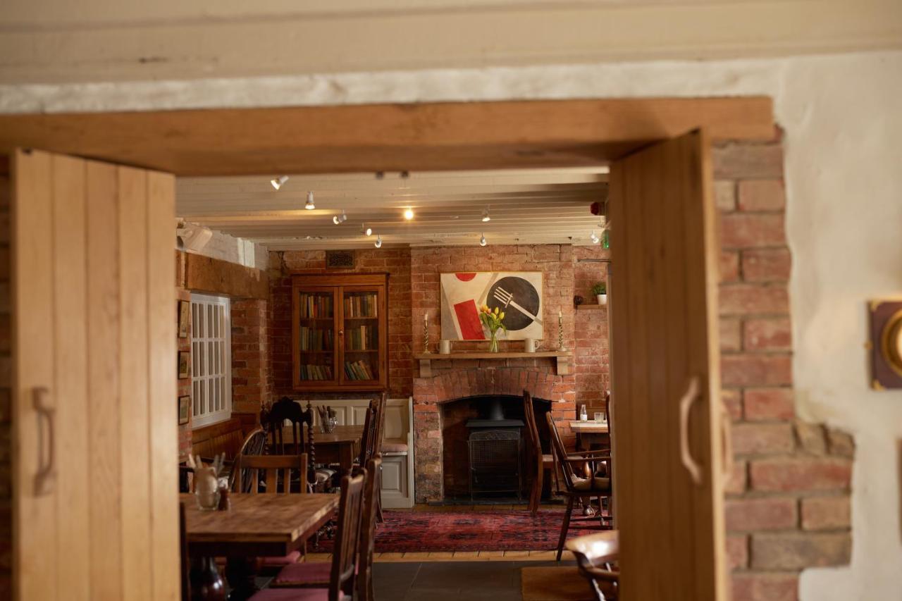 The Dog & Gun Inn Netheravon Extérieur photo