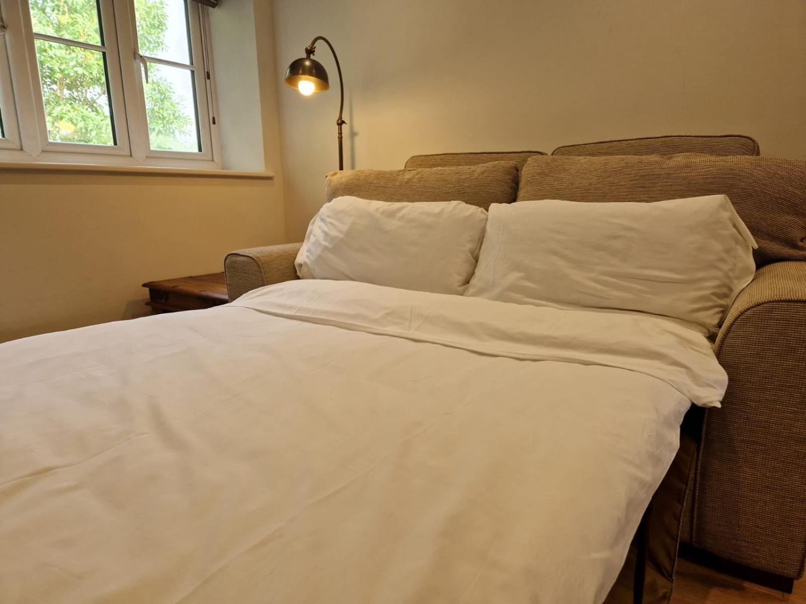 The Dog & Gun Inn Netheravon Chambre photo