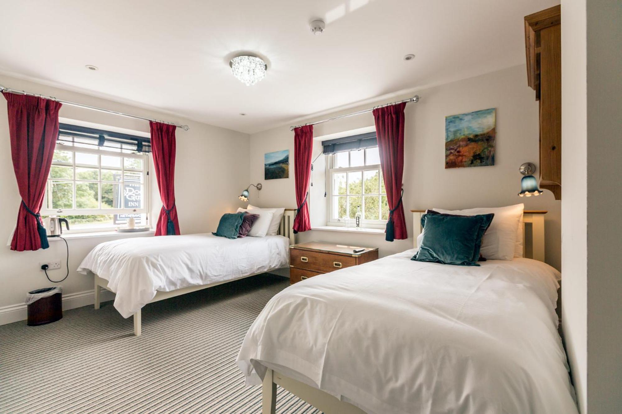 The Dog & Gun Inn Netheravon Chambre photo